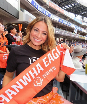 MLB 휴스턴과 계약한 와이스 부부 