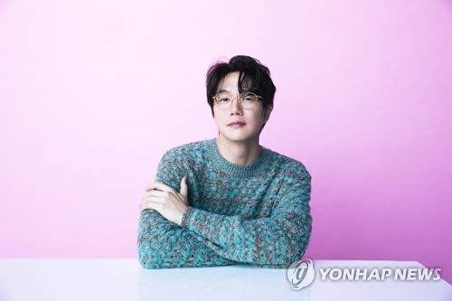 경찰, '기획사 미등록 운영' 성시경 불송치…누나·법인 송치