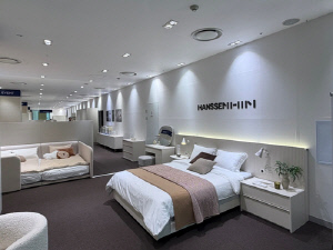 한샘, AK플라자 분당점에서 인기가구 팝업매장 열어