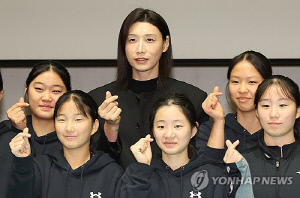 김연경, MBN 여성스포츠대상 최고 영예…최우수선수는 김길리