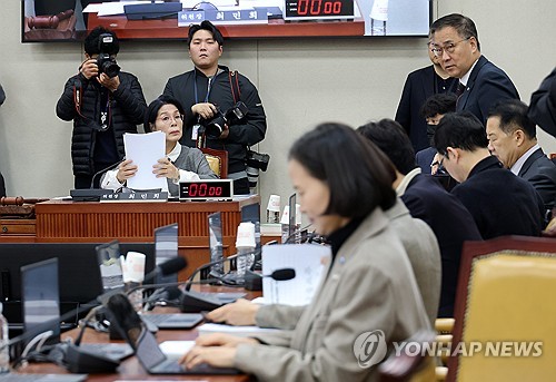 허위조작정보근절법, 범여 주도 과방소위 통과…손배 최대 5배