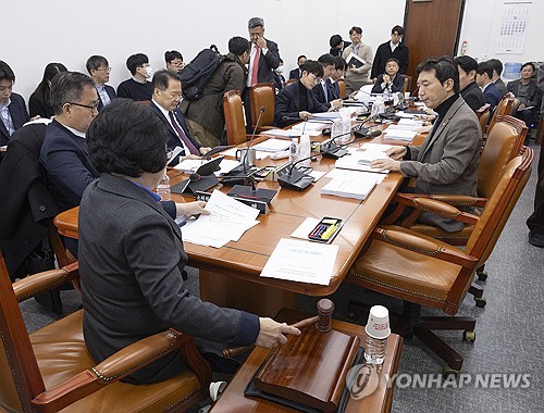 허위조작정보근절법, 범여 주도 과방소위 통과…손배 최대 5배