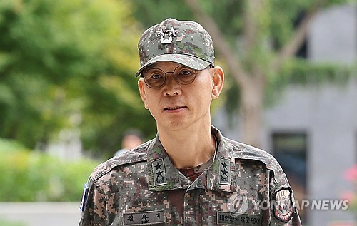 軍, '특검 기소' 드론사령관·국방부 검찰단장 보직해임