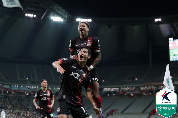 "한국에 돈 벌러 왔나?" 우린 '축구바보' 린가드를 몰라봤다…아름다운 …