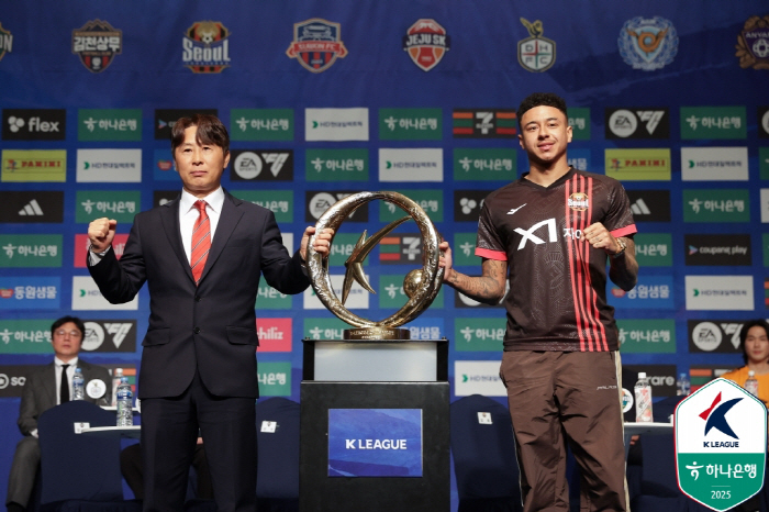 "한국에 돈 벌러 왔나?" 우린 '축구바보' 린가드를 몰라봤다…아름다운 …