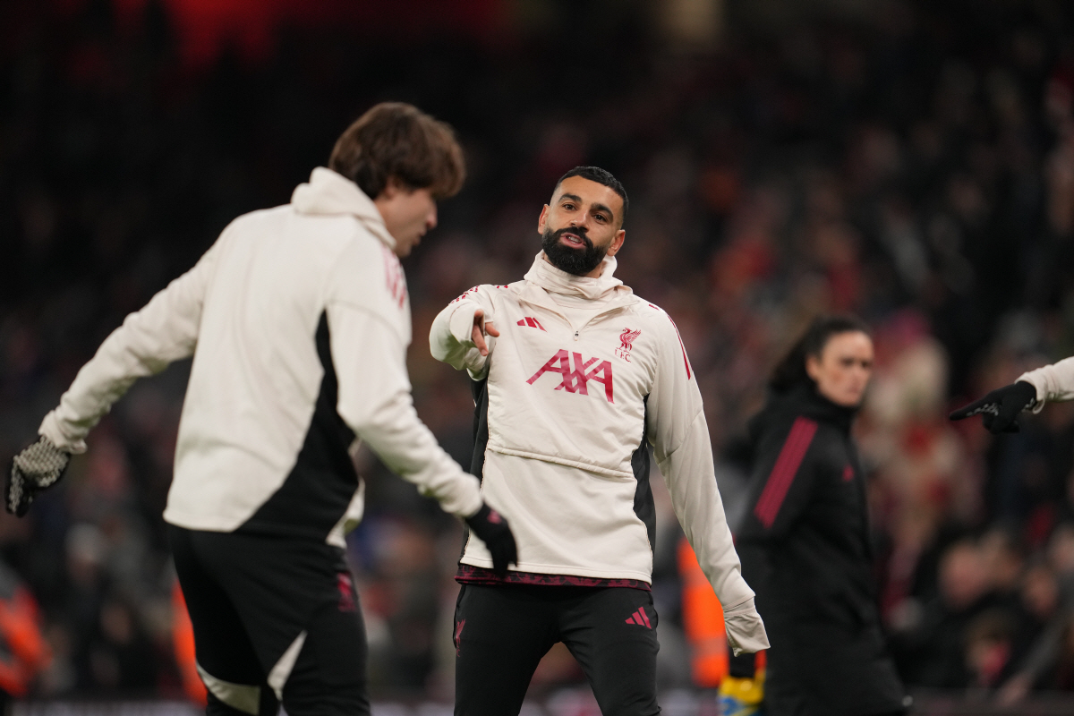 "살라냐,슬롯이냐" 리버풀의 선택,英레전드"둘중 하나,나가야만 끝나"..…