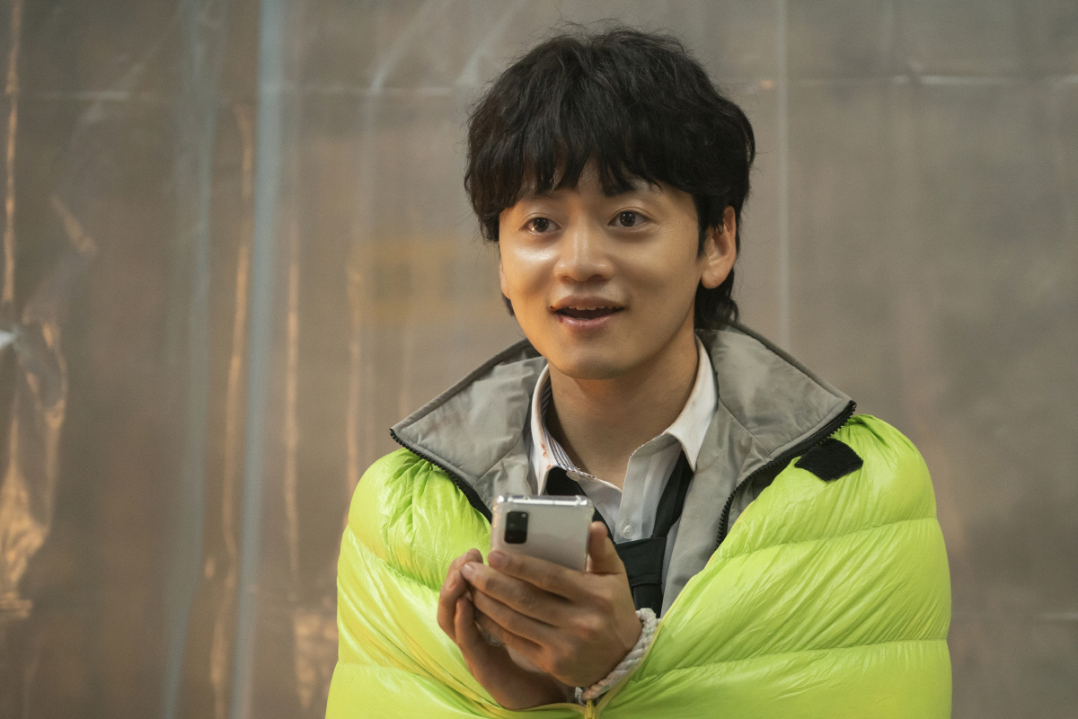 "연말을 웃음으로 물들인다"…허성태X조복래 '정보원', 관객들이 꼽은 호…