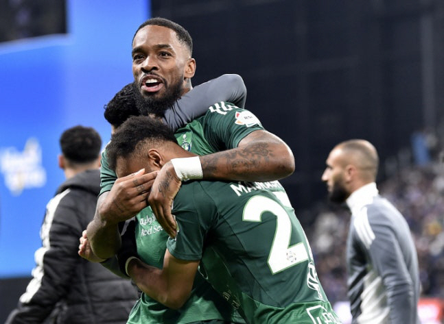 "'박치기' 난동, '충격'에도 괜찮아" 긴급 체포, 보석으로 풀려난 토…