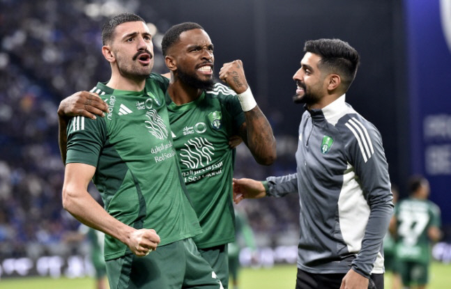 "'박치기' 난동, '충격'에도 괜찮아" 긴급 체포, 보석으로 풀려난 토…