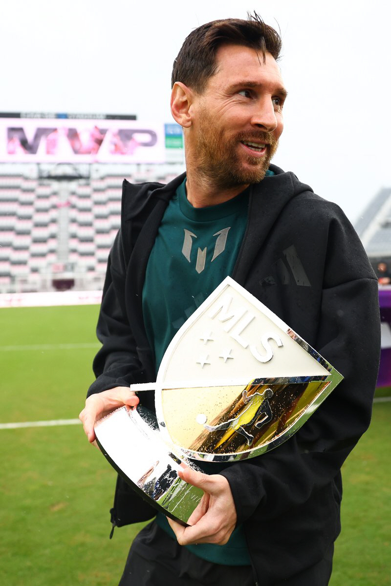 [오피셜] 다음에는 손흥민 차례, '축구의 신' 메시 역사상 최초 MLS…