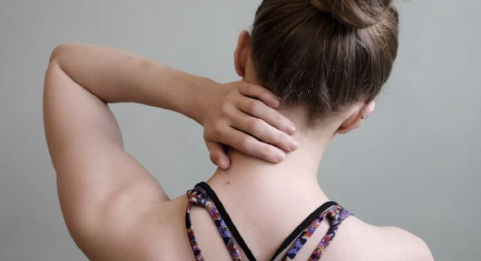 "젓가락질도 힘드네" 중풍과 비슷한 증상, 경추척수증 예방은?