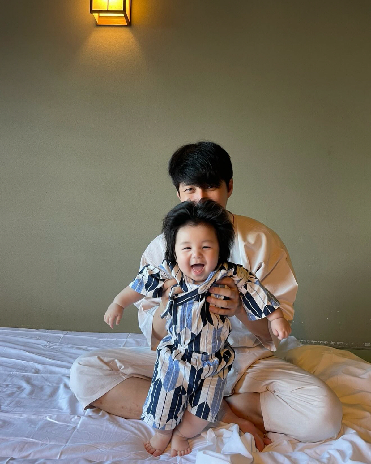 심형탁 子하루, 복덩이 맞네...광고 수입 5억→셋이서 여행 "행복해보여…