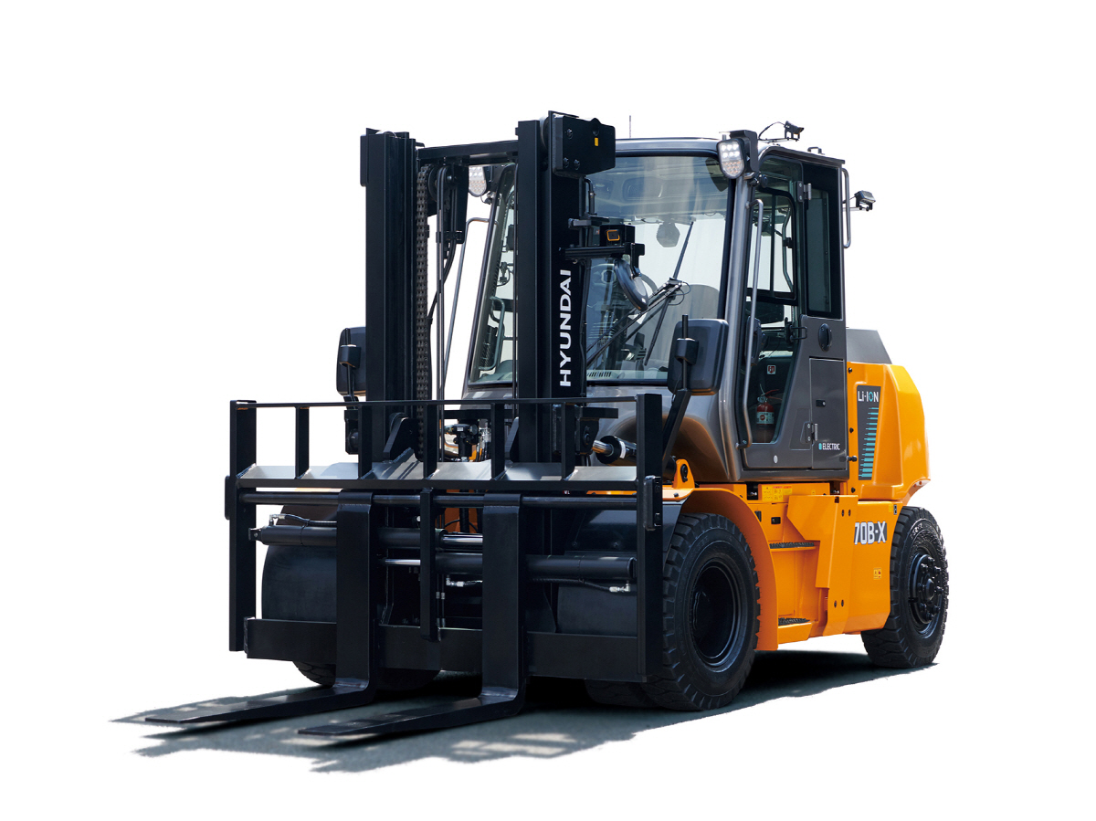 HD현대사이트솔루션 중형 전동 지게차, 북미 '올해의 제품상' 수상