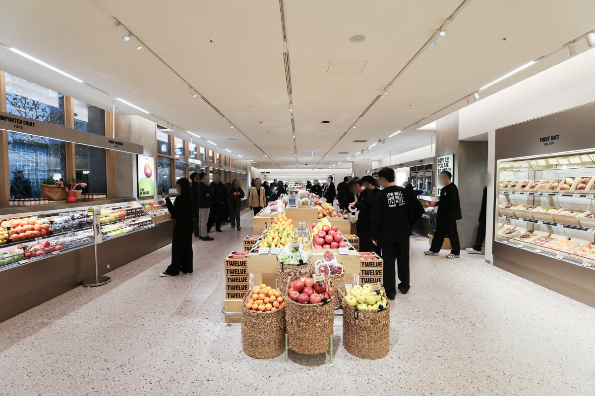 하우스오브신세계청담 오픈…"국내 첫 '패션 매거진 콘셉트' 쇼핑 공간"