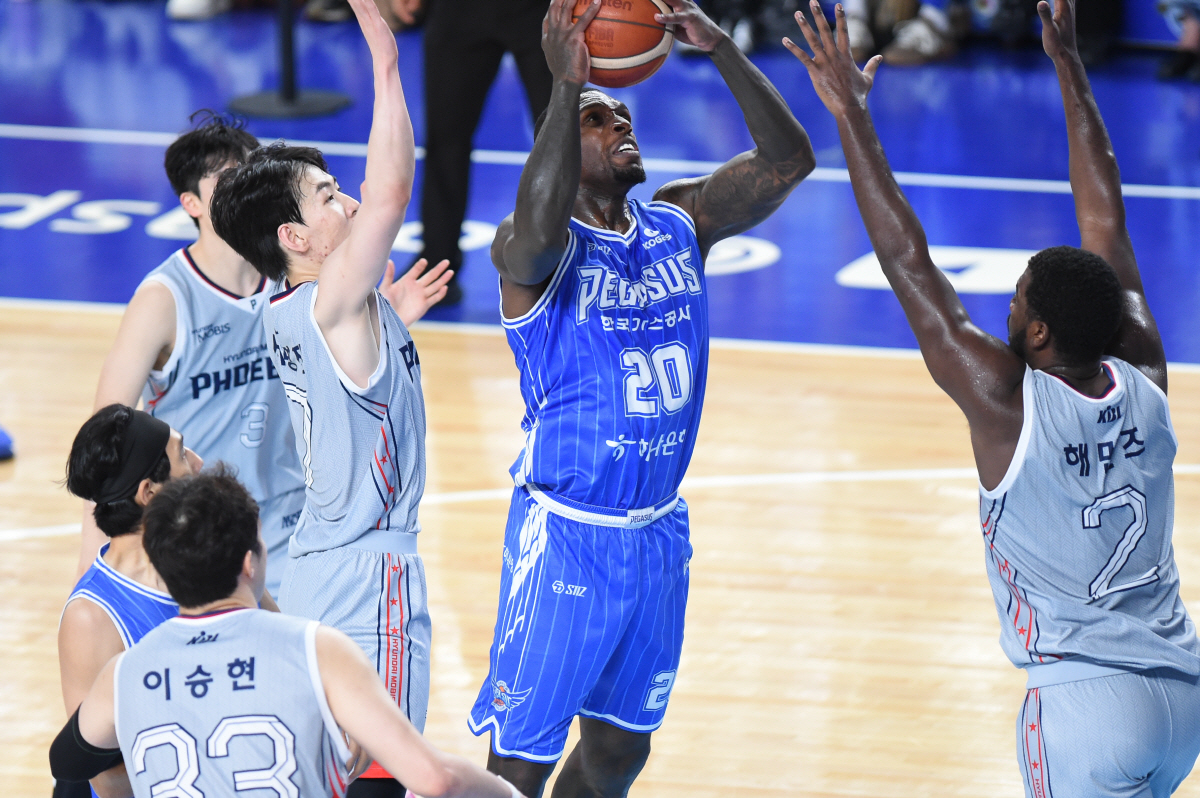 [단독]'결국 라건아 세금분쟁 터졌다!' 라건아, KCC 상대 손배소 파…