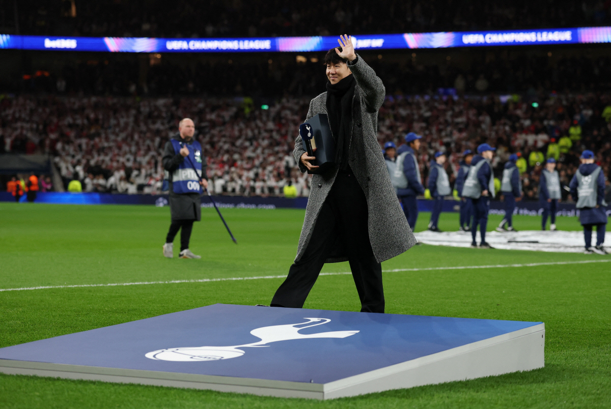 '충격 실화' 토트넘 영원토록 SON 그립다...레전드 주장 손흥민 와도…