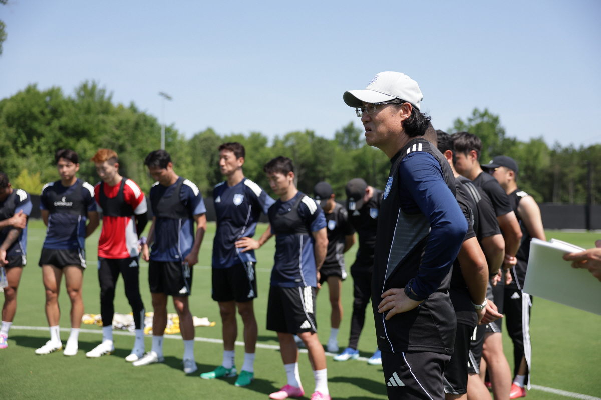 "지금 아니면 더 큰 위기 온다" 2025년 최후의 일전까지 '정신 못 …