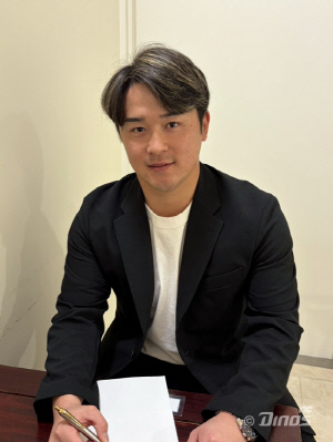 [오피셜]'요미우리 출신' 150km 우완 투수가 한국에 왔다 'NC 아시아쿼터 계약'