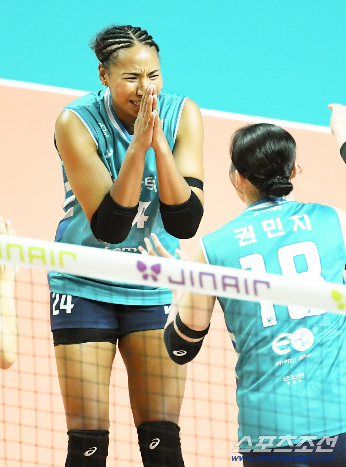 '드디어' 쿠바 특급 지원군, 日 치료 끝내고 컴백…"당장 경기 투입은 …