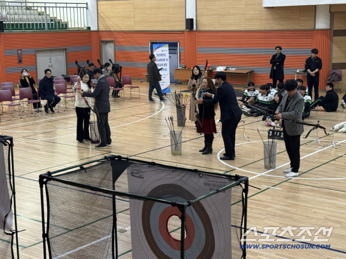 "학교체육X지역공동체의 시너지" 파주中 양궁 교육과정 성과 공유회 성료...'경기도교육감 출마 의사'안민석 위원장 현장 참관