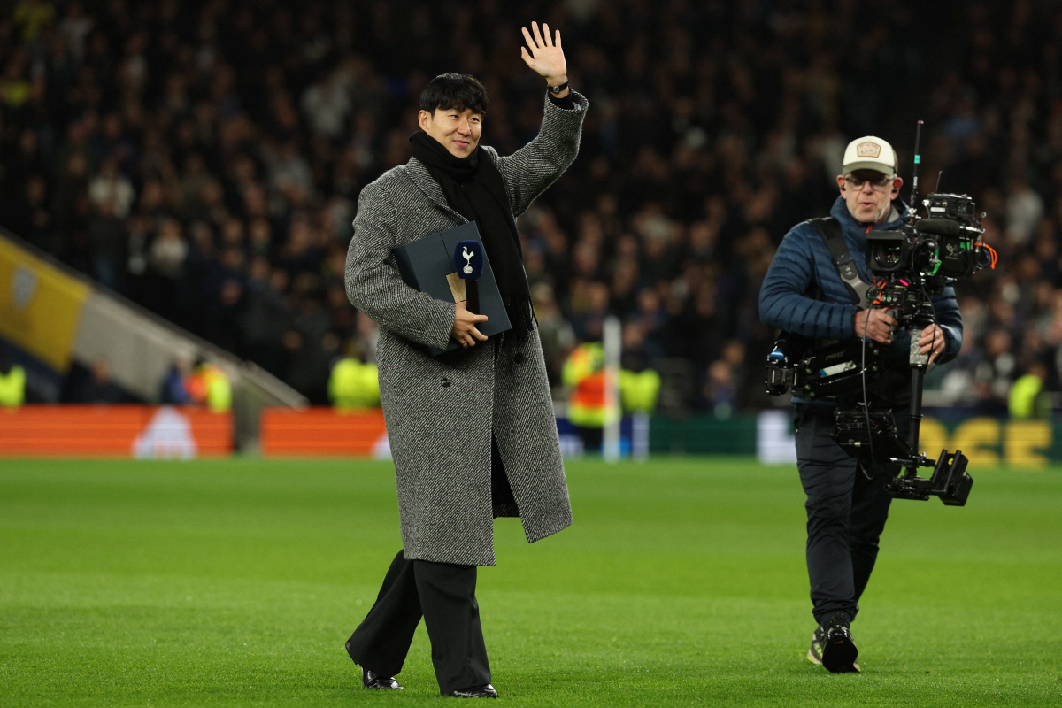 '대충격' 손흥민 와도 매진이 안 되는 구단..."텅텅 빈 15000석"…