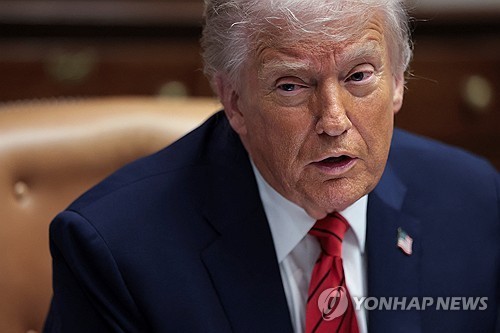 트럼프 "베네수엘라 연안서 유조선 억류…사상 최대 규모"