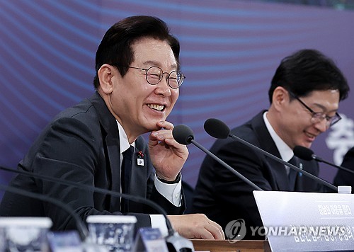 李대통령 지지율 62%로 상승…민주 44%·국힘 20%[NBS]