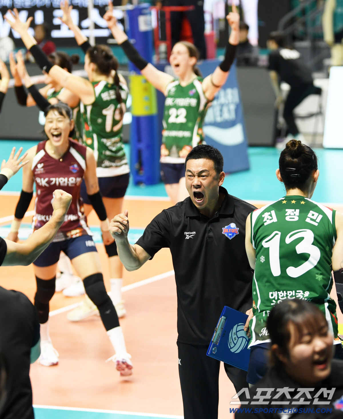 '목이 터져라' 실수하면 어때, 투지가 중요하지...여오현 대행의 열정적…