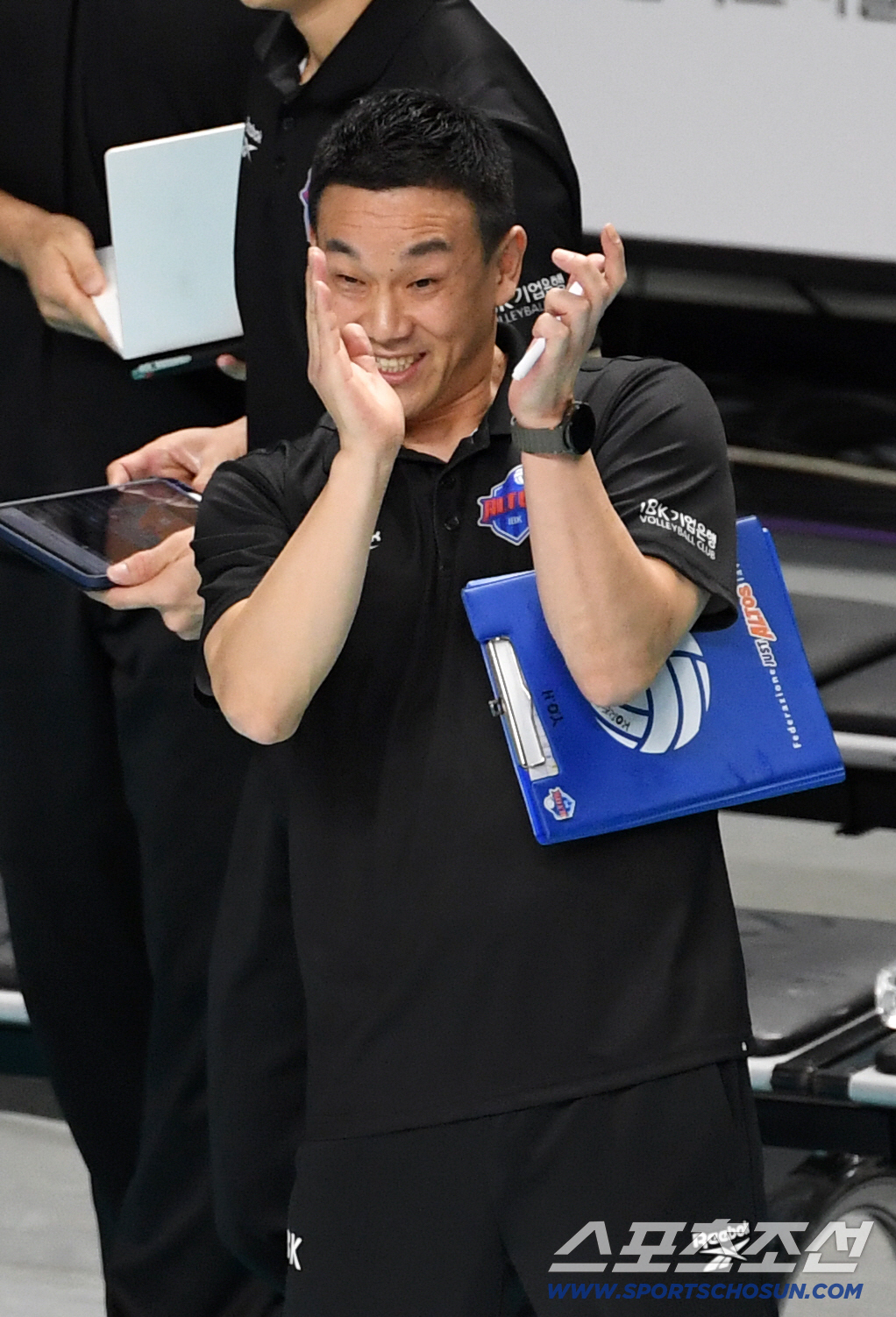 '목이 터져라' 실수하면 어때, 투지가 중요하지...여오현 대행의 열정적…