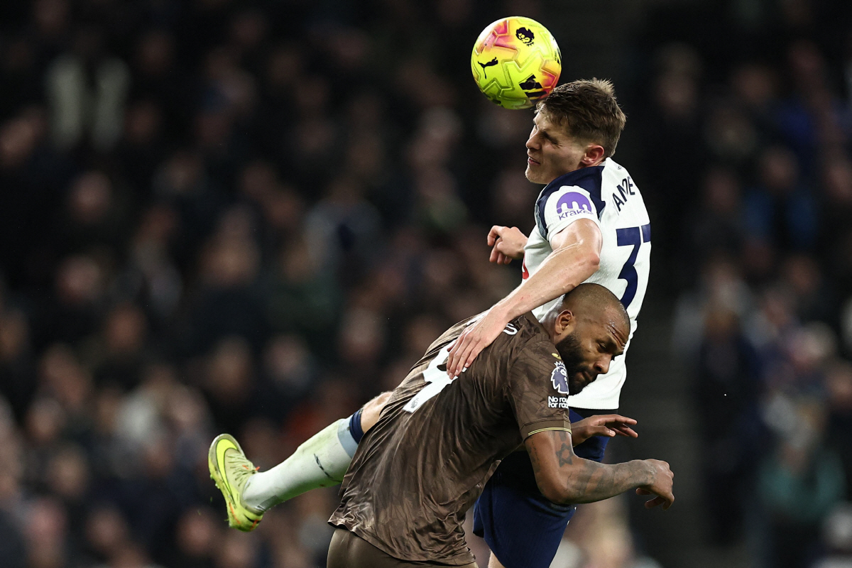 "충격!" 감독 '패싱' 논란 토트넘 NEW 리더…"많은 돈 필요하다" …