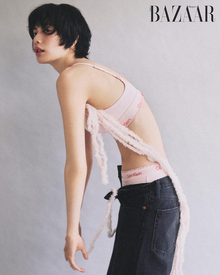 '강도 맨손으로 때려잡은' 나나, 파격 언더웨어 화보…'이 가녀린 몸매 …