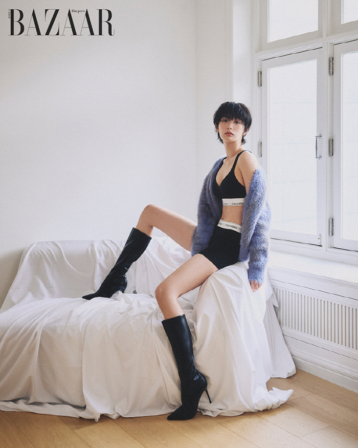 '강도 맨손으로 때려잡은' 나나, 파격 언더웨어 화보…'이 가녀린 몸매 …