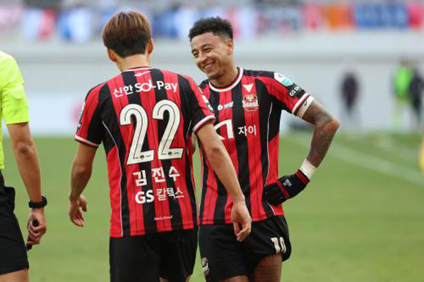 [인터뷰]"린가드 삼촌 가지마요" 韓 떠나는 린가드도 울고 '절친' 김진…