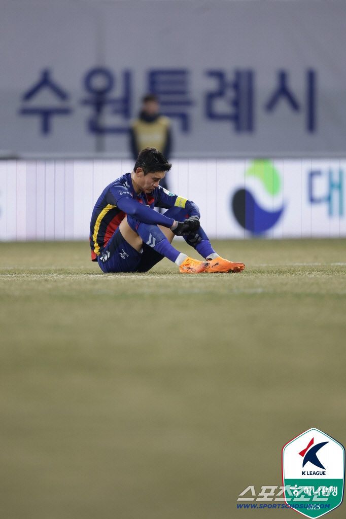 "충격의 강등,책임져야" 수원FC 재단이사장 이하 이사회 전원 전격사임[…