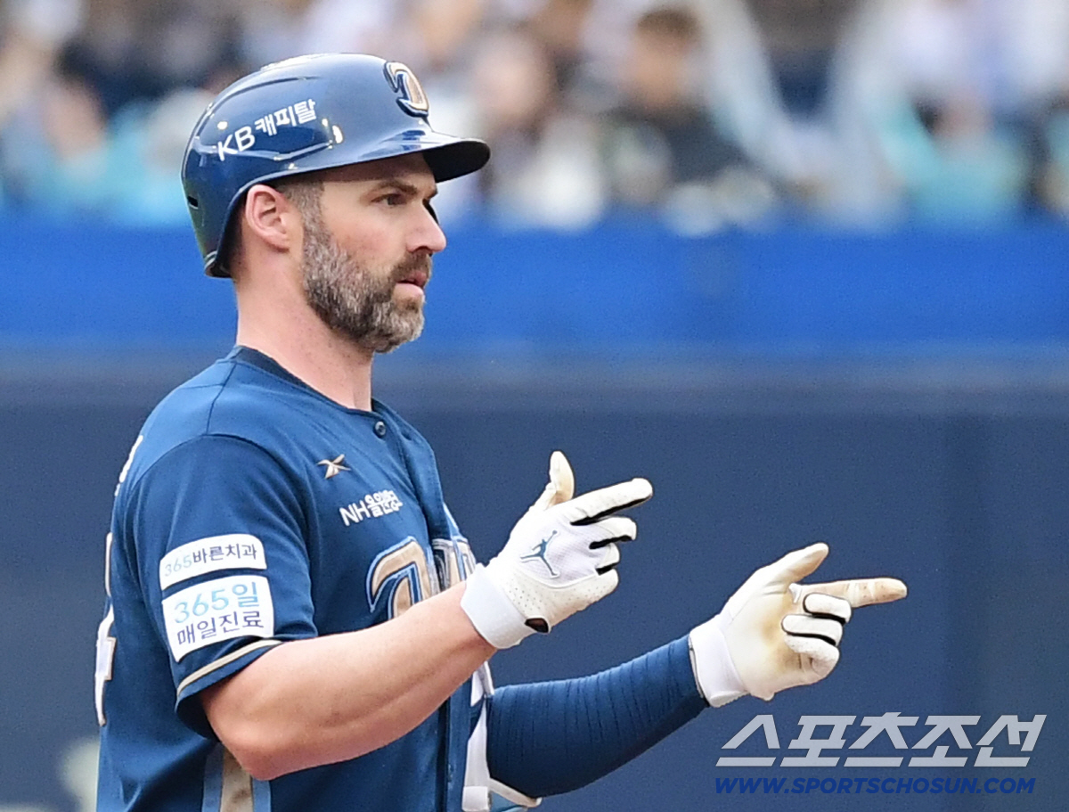 [공식발표] 'KBO 역대 최초 엎었다' 40만 달러 삭감해 재계약, 에…