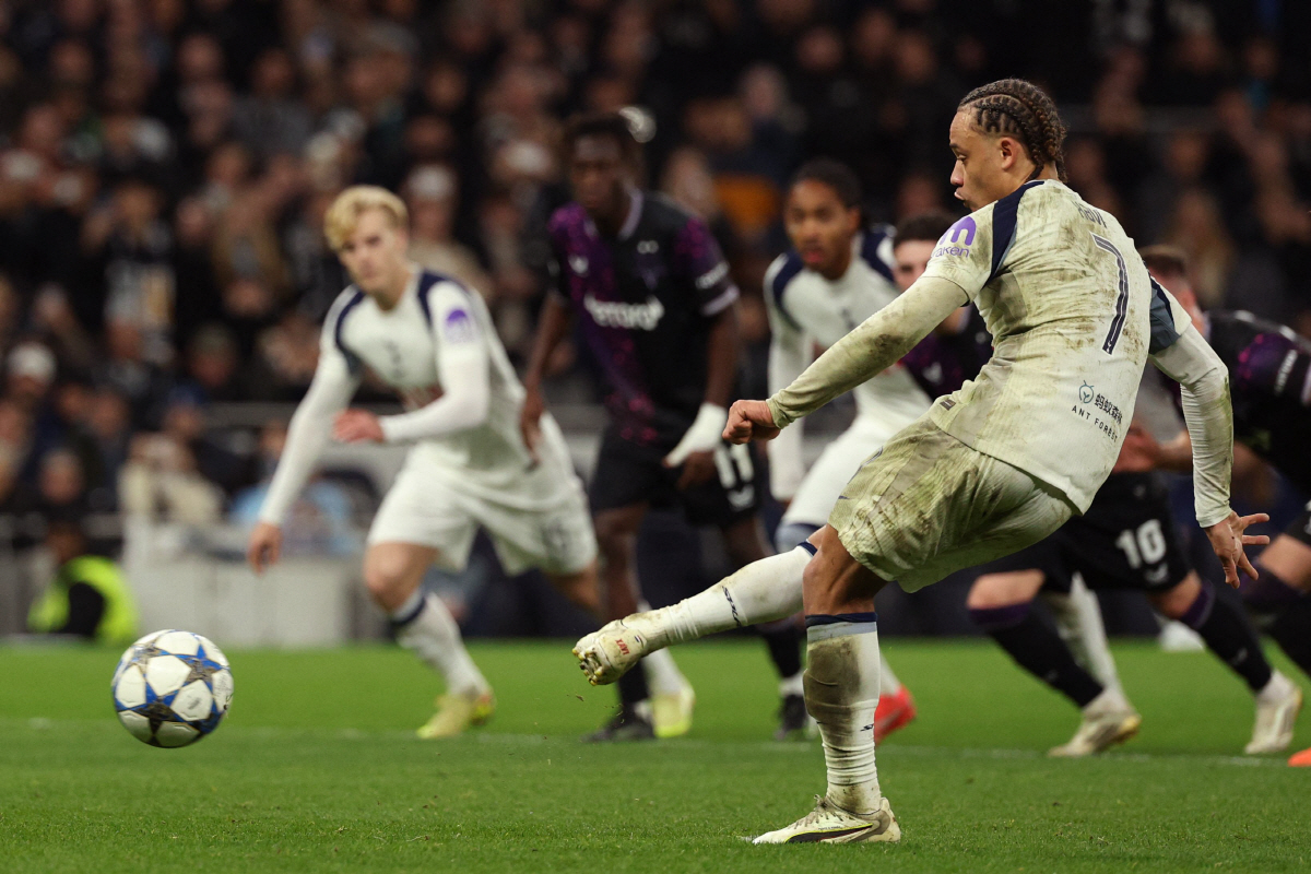 축구는 못해도 손흥민이랑 똑 닮았다, 7번 SON 후계자 합격...'유망…