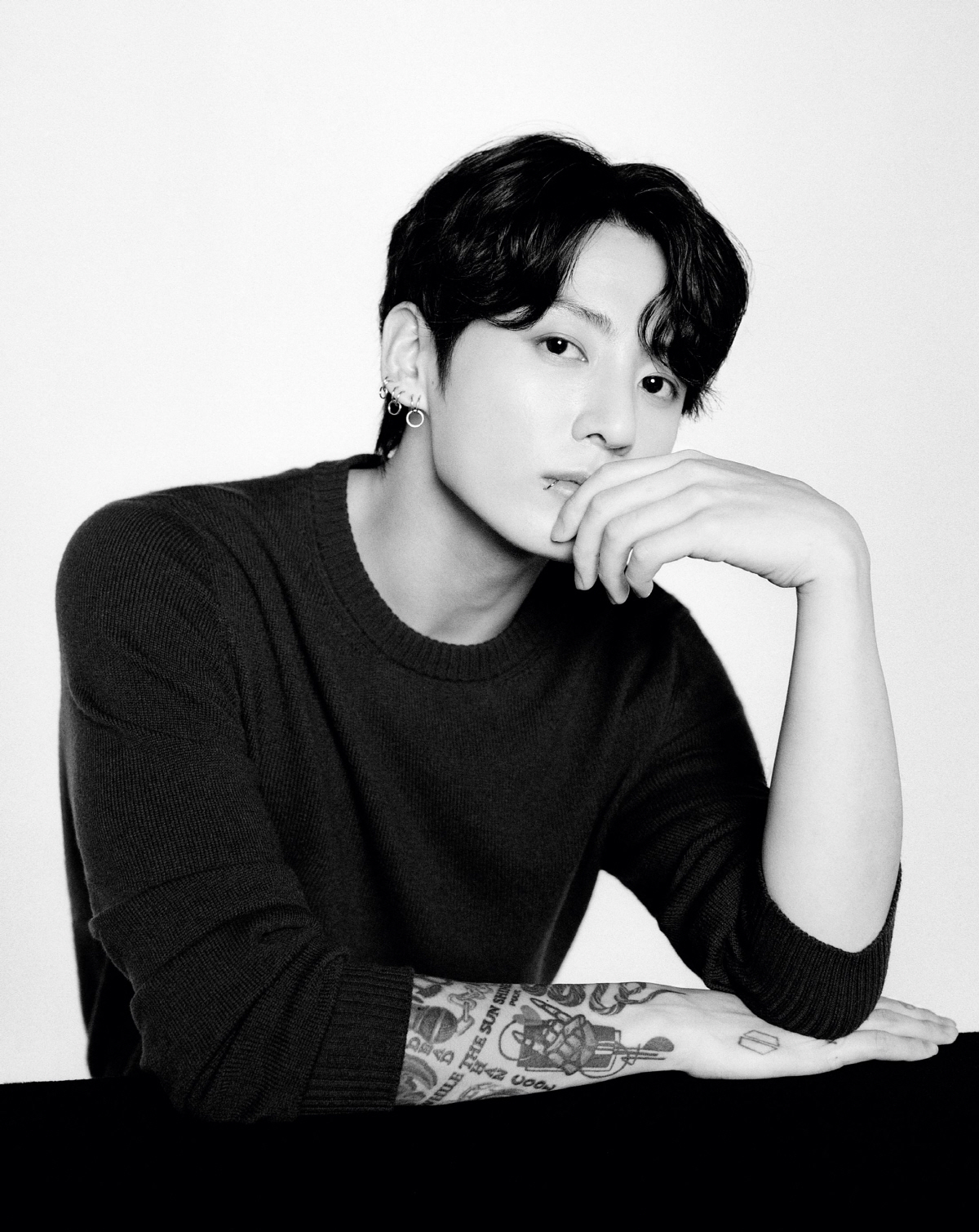 [공식]BTS 정국, 누구 남자 됐나…직접 소감 "특별하게 느껴진다"