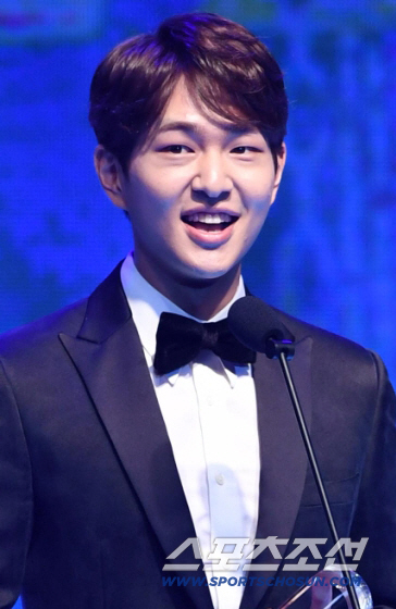 [공식] 온유 '주사이모' 3년전 친분 맞지만 불법 의료 아니다 "피부 …