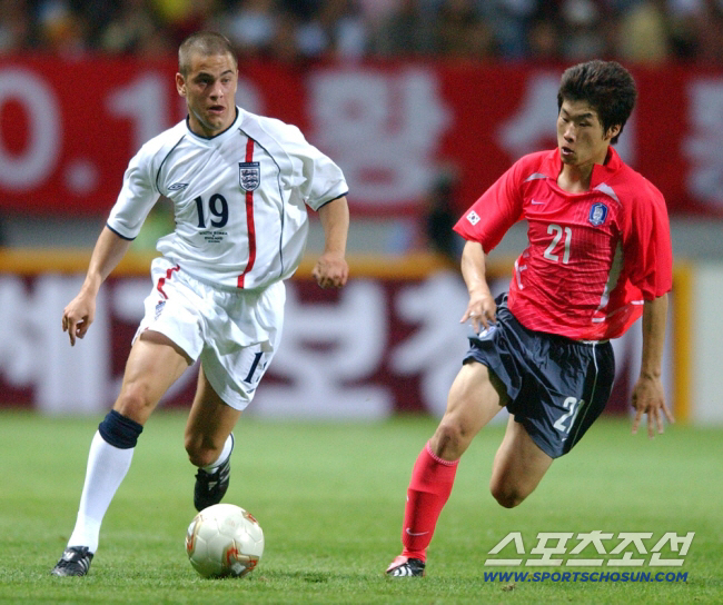 "박지성 잉글랜드전 헤더골이 벌써 23년전" 日-英 거짓말같은 '만우절 …