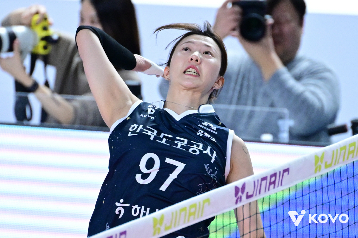 만나면 풀세트! 패승패승승 → '김세빈 깜짝 활약' 한국도로공사, 선두 …