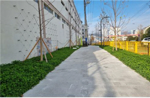 등굣길 더 안전하게…부산시 통학로 확장·승하차존 설치