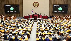 與, 하급심판결문 공개확대법 처리뒤 은행법 상정…국힘 또 필버(종합)