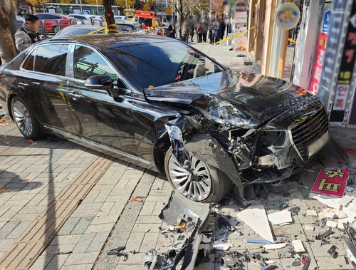 모녀 덮친 부평 차량 돌진…70대 운전자 '페달 오조작' 확인