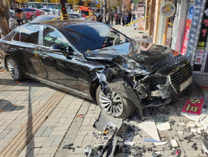 모녀 덮친 부평 차량 돌진…70대 운전자 '페달 오조작' 확인