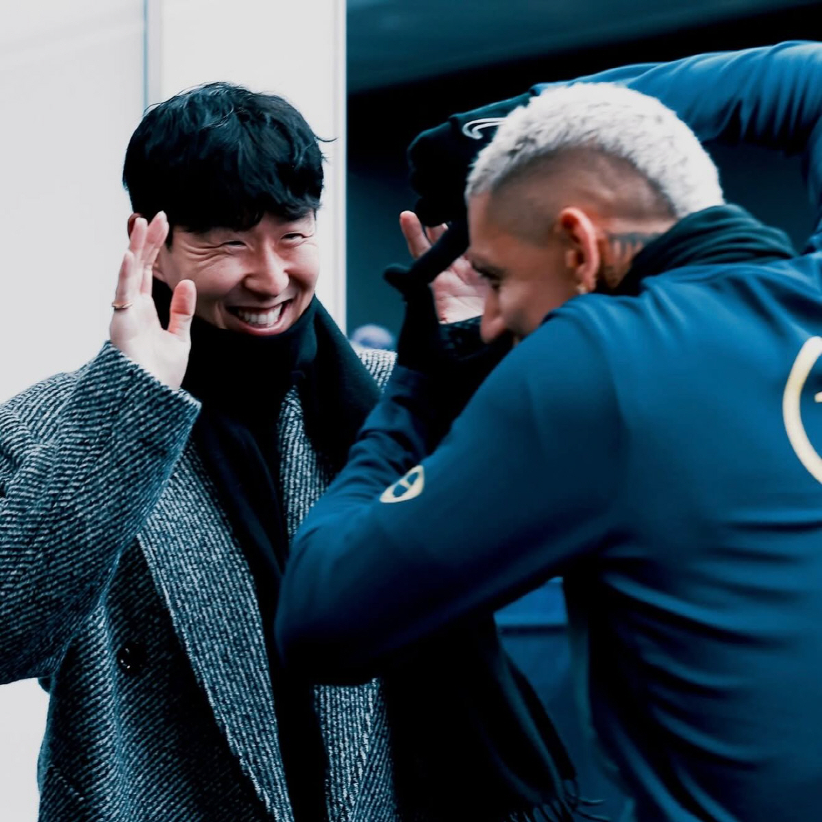 "손흥민 내 덕에 우승"→"너 말고 존슨이지" 쏘니 끌어안고 '까르륵' …