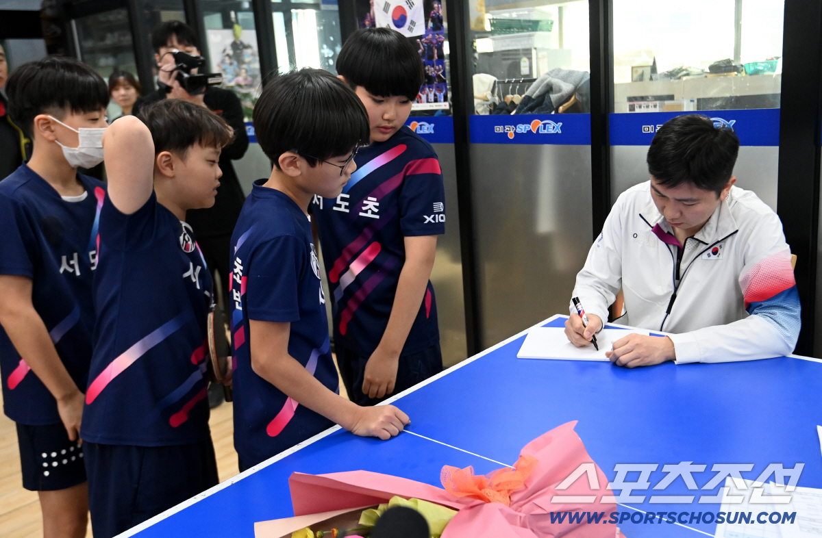 "유승민 회장님,제가 한번 이겨보겠습니다!" 대구 탁구장에 깜짝등장한 '…