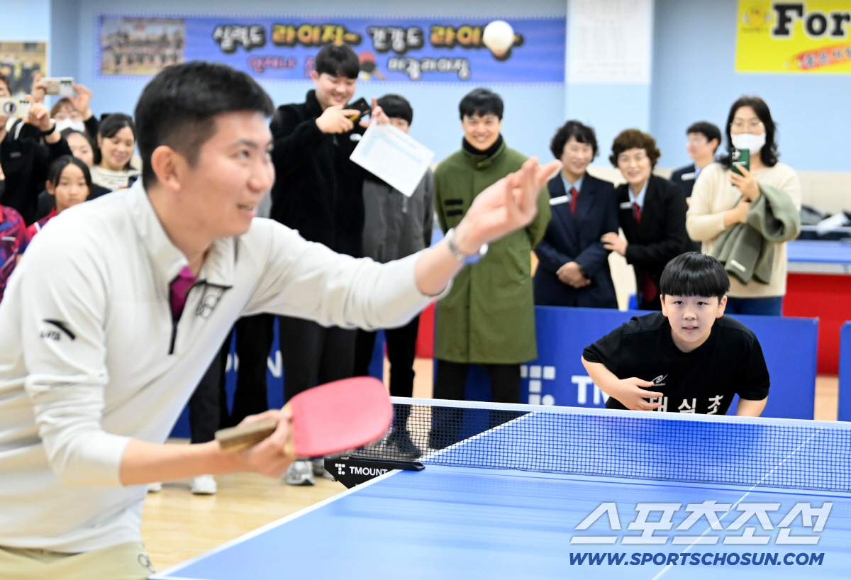 "유승민 회장님,제가 한번 이겨보겠습니다!" 대구 탁구장에 깜짝등장한 '…