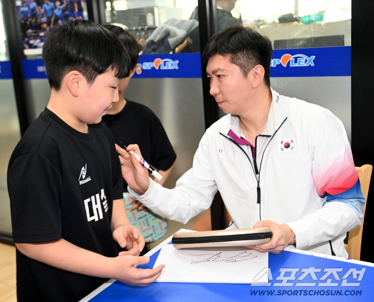 "유승민 회장님,제가 한번 이겨보겠습니다!" 대구 탁구장에 깜짝등장한 '…