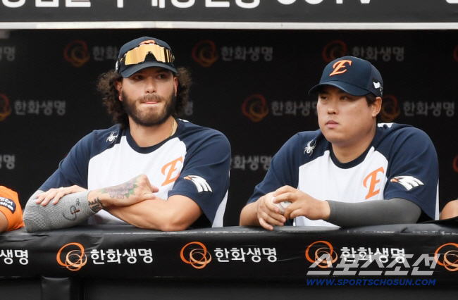 류현진과 폰세의 인연이 한화에서 토론토까지. 구단 SNS에 류현진 저지 …