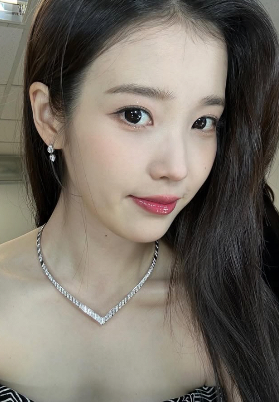 [청룡랭킹] 앞서가는 김혜윤, 추격하는 아이유 최종 승자는?